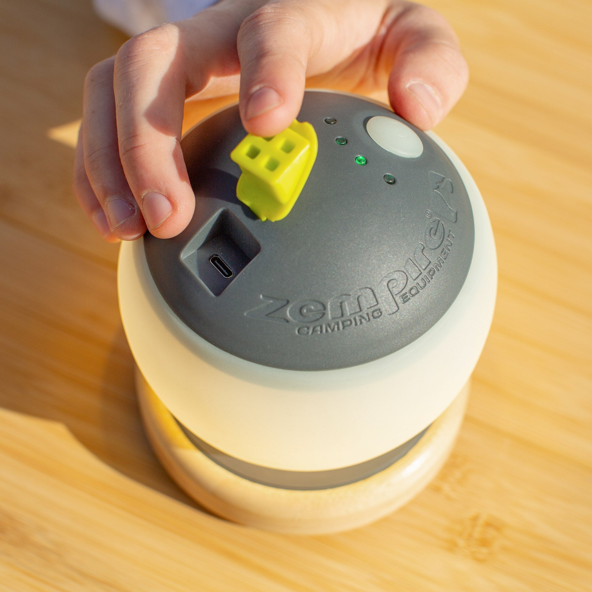 Zempire Megadome 1000 Camp Light Rechargeable