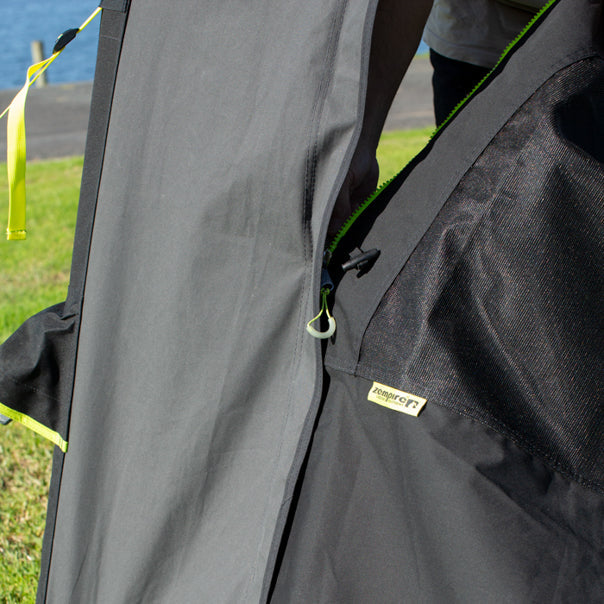 P4 Roadiebase Deluxe Wall L 000 Key Feature Zip On 2 604