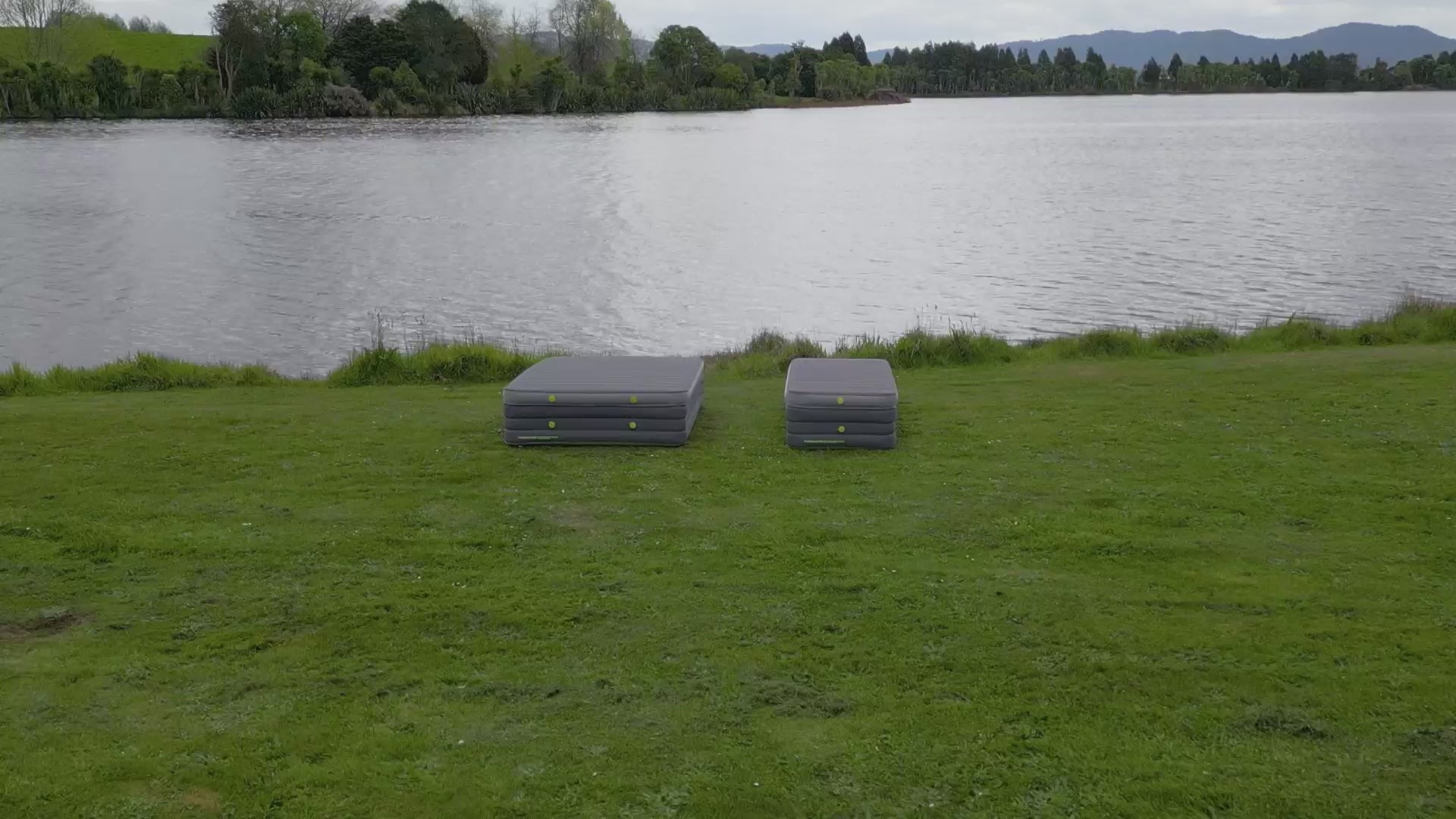 Load video: Zempire Monstabed Twim Camping Air Bed